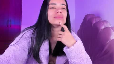 Snapshot of bella_sun_ chatting on October 2025 04:33:01 AM Valeria Model Independent online show from October 2025 04:33:01 AM