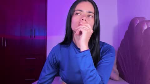 Snapshot of bella_sun_ chatting on October 2025 04:57:02 AM Valeria Model Independent online show from October 2025 04:57:02 AM