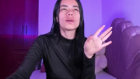 Snapshot of bella_sun_ chatting on November 2025 02:55:01 AM Valeria Model Independent online show from November 2025 02:55:01 AM