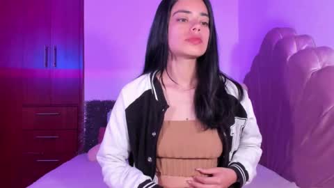 Snapshot of bella_sun_ chatting on November 2025 04:44:02 AM Valeria Model Independent online show from November 2025 04:44:02 AM