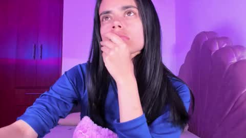 Snapshot of bella_sun_ chatting on November 2025 05:18:02 AM Valeria Model Independent online show from November 2025 05:18:02 AM