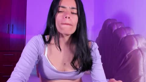 Snapshot of bella_sun_ chatting on November 2025 05:39:01 AM Valeria Model Independent online show from November 2025 05:39:01 AM