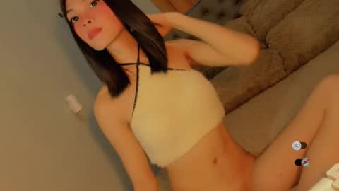 Snapshot of bella_tara chatting on November 2025 02:33:01 AM Bella online show from November 2025 02:33:01 AM