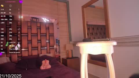 Snapshot of bella_tinkerbell_bahamas chatting on October 2025 09:04:01 PM bella_tinkerbell_bahamas online show from October 2025 09:04:01 PM