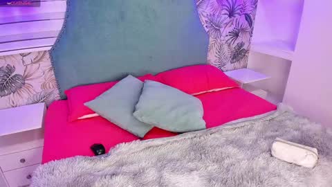 Bella Becca  online show from December 2024 06:44:02 PM