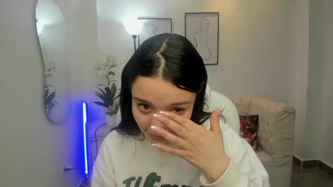  Bella Hadid  online show from December 2024 11:28:02 AM