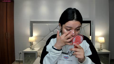  Bella Hadid  online show from February 2025 11:21:01 AM