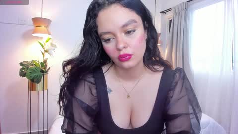  Bella Hadid  online show from February 2025 11:43:02 AM