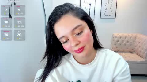  Bella Hadid  online show from February 2025 05:40:01 PM