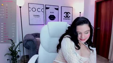  Bella Hadid  online show from February 2025 02:11:02 PM