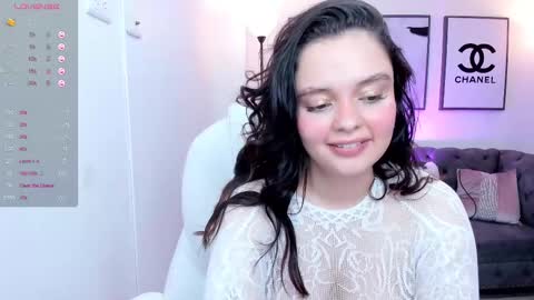  Bella Hadid  online show from February 2025 05:15:02 PM
