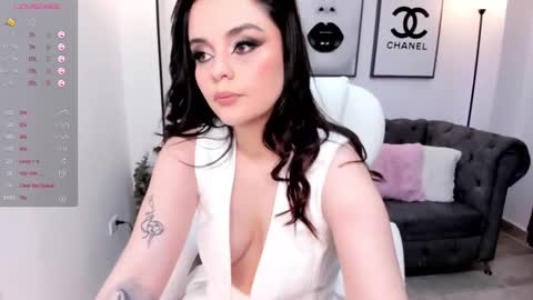  Bella Hadid  online show from March 2025 03:45:02 PM