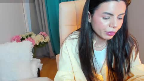 BellaAnna online show from March 2025 12:48:02 PM