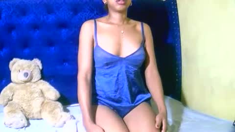 bellaena online show from September 2025 02:28:02 PM