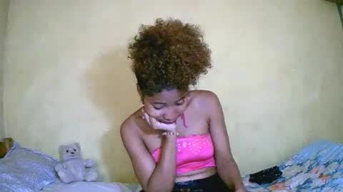 bellaena online show from October 2025 01:31:01 PM