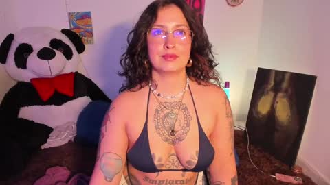 Bella online show from December 2024 08:51:02 PM