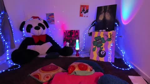 Bella online show from January 2025 10:12:02 PM