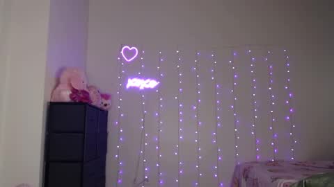 Bella Monroe online show from December 2024 06:11:02 AM