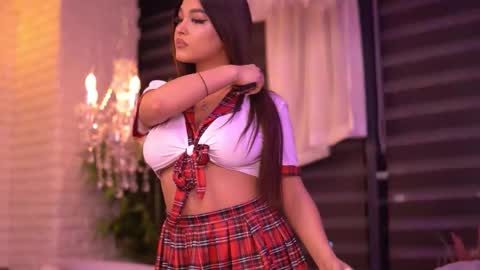 Bella online show from September 2025 05:40:02 PM