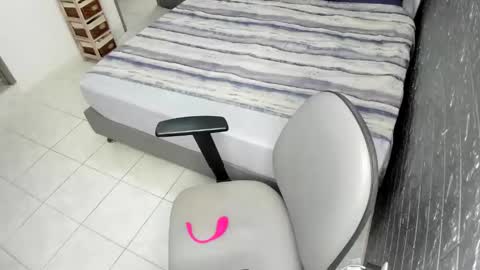 Snapshot of bellaprettty chatting on November 2025 02:50:01 PM Bella Angelycal online show from November 2025 02:50:01 PM