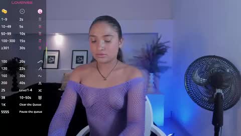 Bella online show from October 2025 07:19:02 PM