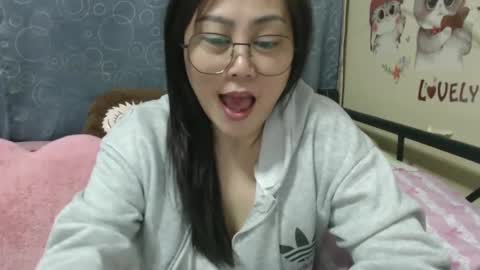 Bella online show from December 2024 08:45:02 PM