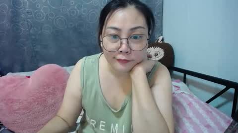 Snapshot of bellbabe chatting on October 2025 12:04:02 PM Bella online show from October 2025 12:04:02 PM