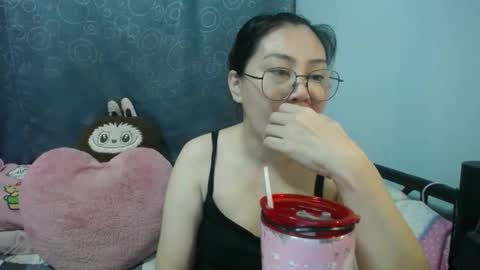 Snapshot of bellbabe chatting on November 2025 10:41:02 PM Bella online show from November 2025 10:41:02 PM