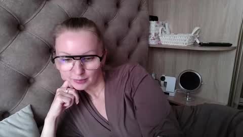 Amelia online show from September 2025 10:37:01 AM