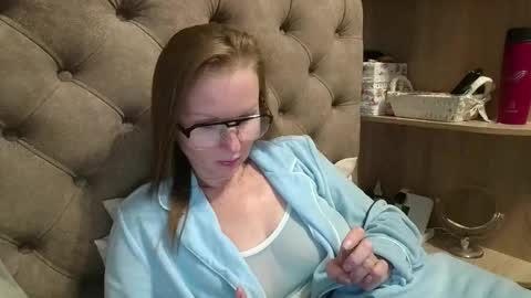 Amelia online show from October 2025 05:44:01 PM