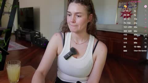 Snapshot of bellebabyboo chatting on October 2025 06:24:01 AM BELLE online show from October 2025 06:24:01 AM