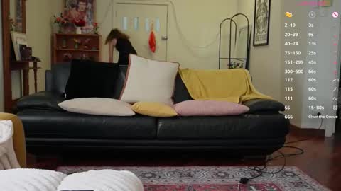 Snapshot of bellebabyboo chatting on October 2025 03:29:01 AM BELLE online show from October 2025 03:29:01 AM