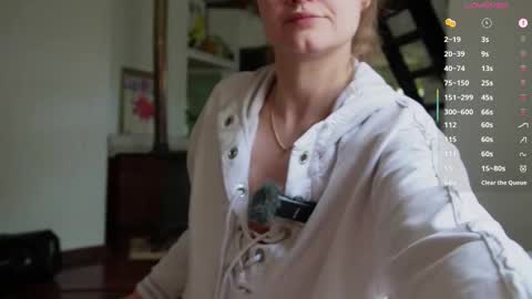 Snapshot of bellebabyboo chatting on October 2025 03:12:02 AM BELLE online show from October 2025 03:12:02 AM