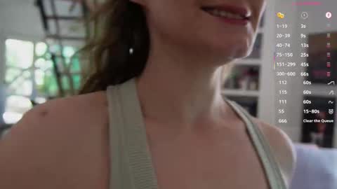 Snapshot of bellebabyboo chatting on November 2025 03:30:02 AM BELLE online show from November 2025 03:30:02 AM