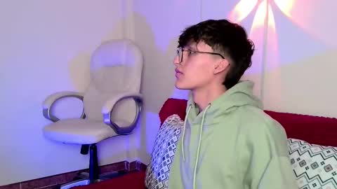 Neon online show from October 2025 11:22:01 AM