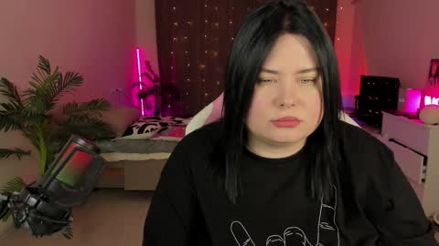 LinaBoo online show from October 2025 05:14:02 PM