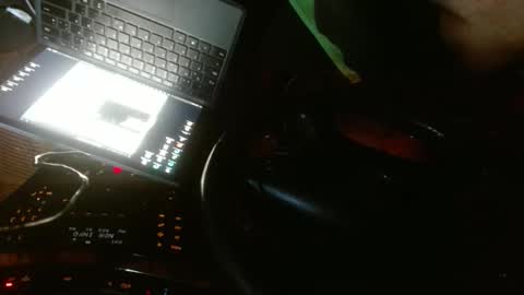 benb2022 online show from September 2025 04:01:02 AM