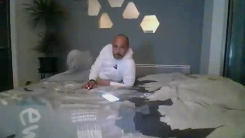 Snapshot of benbare13 chatting on March 2025 10:34:02 PM benbare13 online show from March 2025 10:34:02 PM