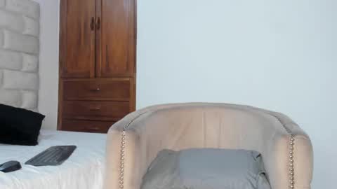    online show from October 2025 07:58:02 PM