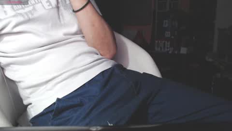 Snapshot of benijamin chatting on November 2025 09:50:02 PM benijamin online show from November 2025 09:50:02 PM