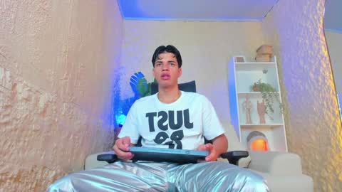 BENJAMIN online show from January 2025 01:16:01 AM