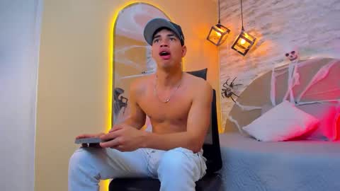 BENJAMIN online show from October 2025 03:56:02 PM