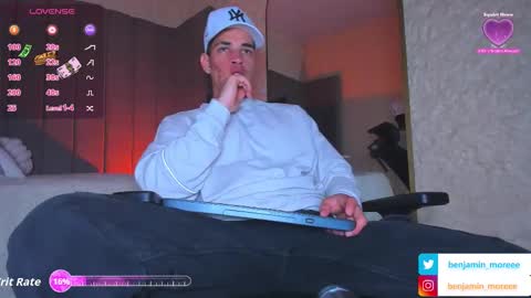 BENJAMIN online show from November 2025 07:57:01 PM