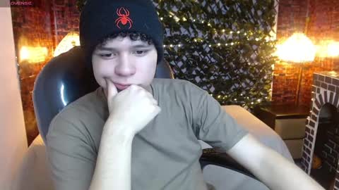 BENJAMIN online show from December 2024 07:32:02 PM