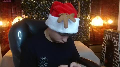 BENJAMIN online show from December 2024 01:42:01 AM