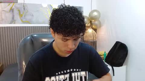 BENJAMIN online show from October 2025 08:10:01 PM