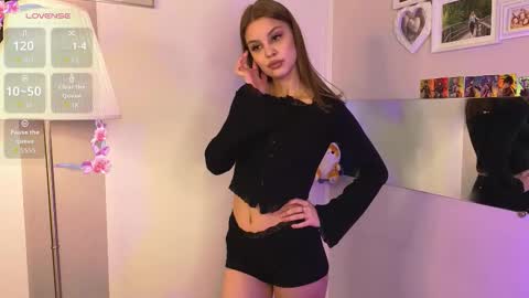 Kate online show from September 2025 01:48:02 PM