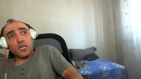 Snapshot of bentish chatting on October 2025 08:03:01 AM bentish online show from October 2025 08:03:01 AM