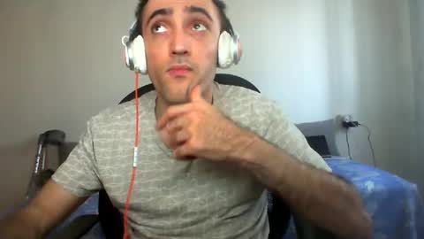 Snapshot of bentish chatting on November 2025 12:16:01 PM bentish online show from November 2025 12:16:01 PM