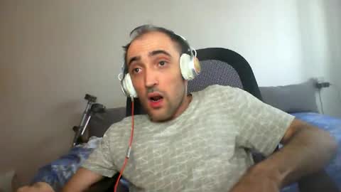 Snapshot of bentish chatting on November 2025 07:52:02 AM bentish online show from November 2025 07:52:02 AM